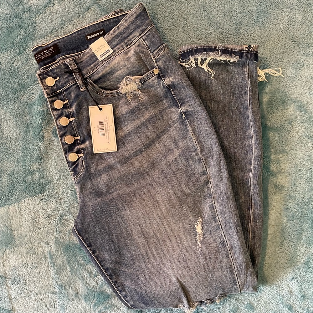 Judy Blue Boyfriend Buttonfly. Size 16W.